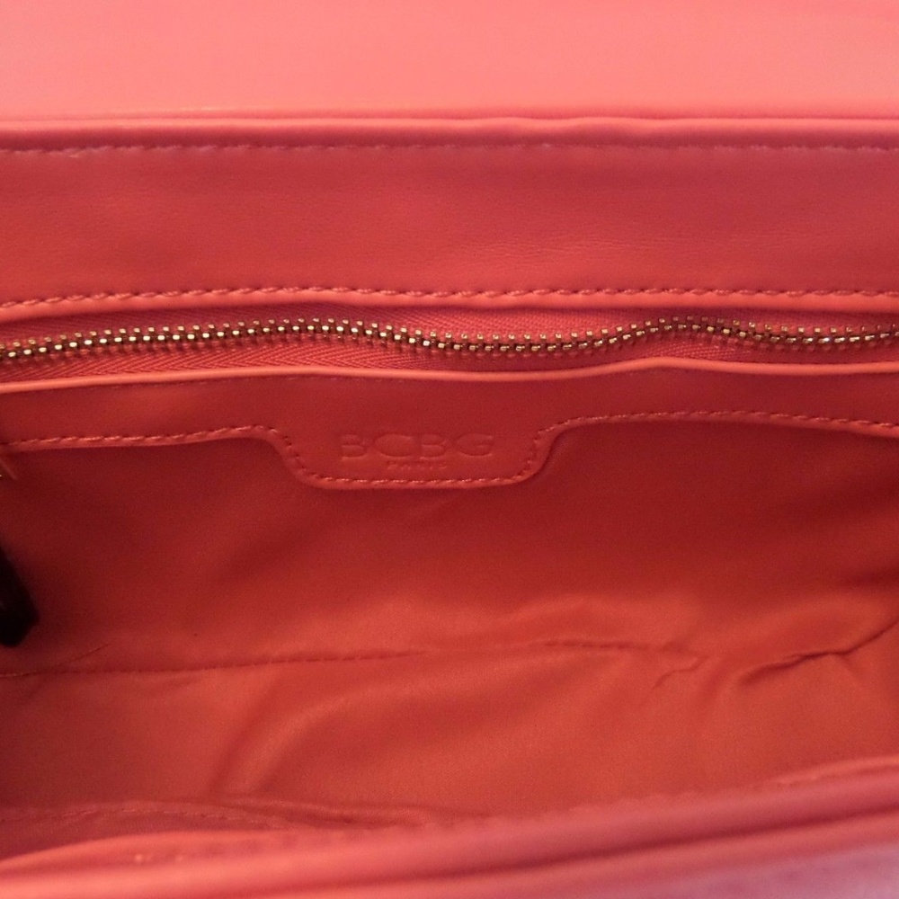 NWT BCBG Paris Quilted Flap Crossbody ❤ - Picture 8 of 8